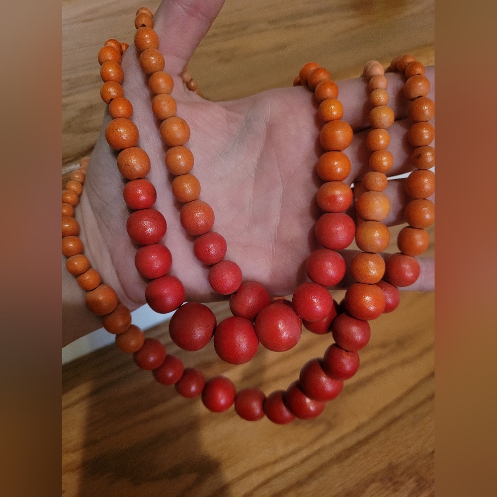 NEW Red & Orange Wooden Beaded Necklace & Earrings - Picture 2 of 4